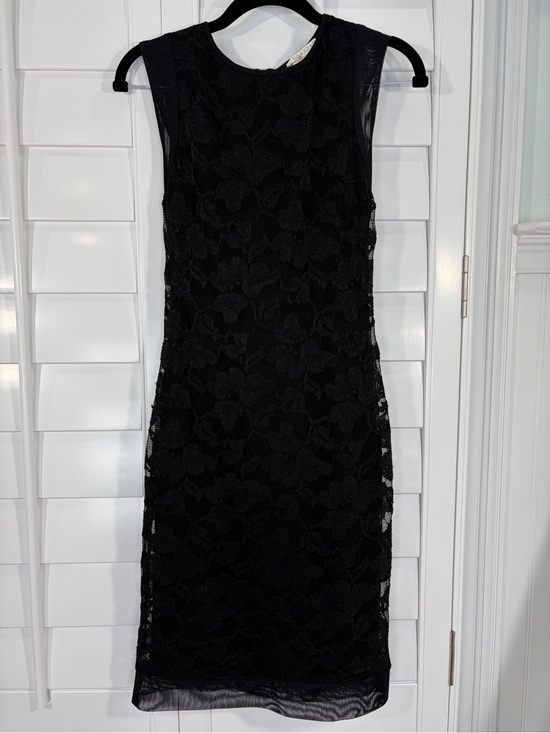 B. Smart Dresses & Skirts - Black Lace Midi Sheath Dress (3/4)